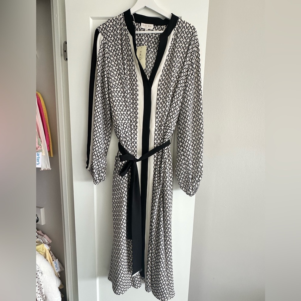 Chic Black and White Geometric Robe